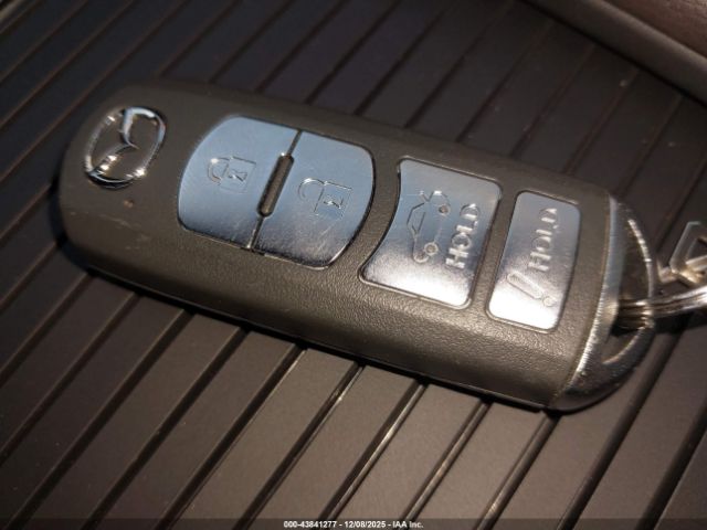 2018 MAZDA MAZDA3 3MZBN1V39JM186216 Photo 10