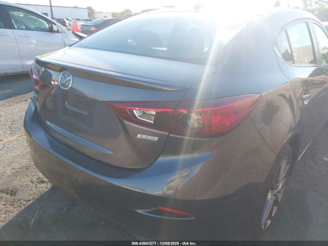2018 MAZDA MAZDA3 3MZBN1V39JM186216 Photo 3