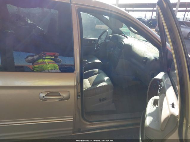 2001 CHRYSLER TOWN & COUNTRY 2C8GP64L21R396844 Photo 4