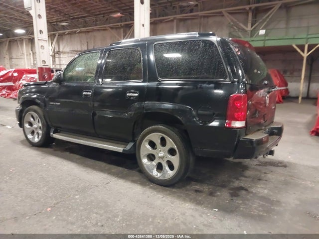 2005 CADILLAC ESCALADE 1GYEC63N15R265627 Photo 2