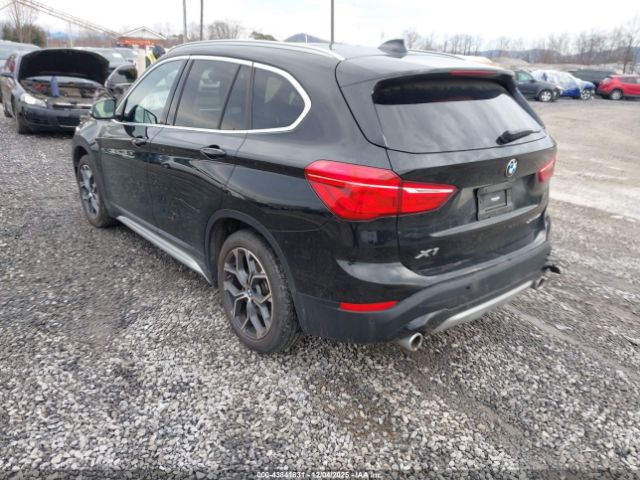 2022 BMW X1 WBXJG9C03N5V07522 Photo 2