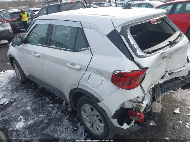 2022 HYUNDAI VENUE KMHRB8A36NU148903 Photo 2