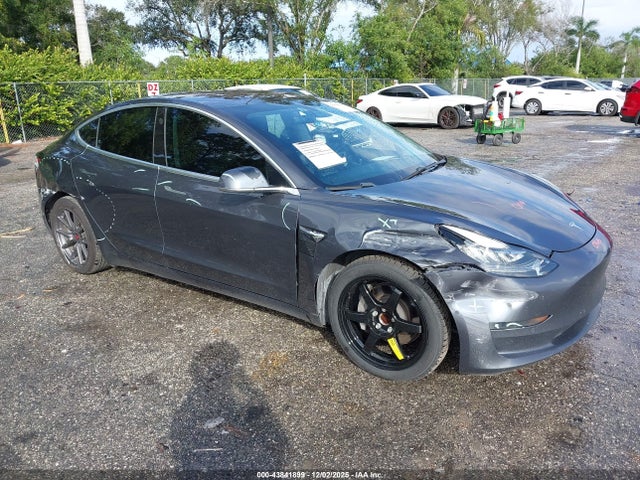 2018 TESLA MODEL 3 5YJ3E1EA1JF057994 Photo 0