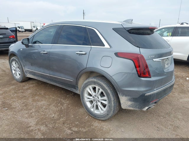 2021 CADILLAC XT5 1GYKNAR45MZ151305 Photo 2