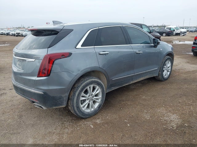 2021 CADILLAC XT5 1GYKNAR45MZ151305 Photo 3