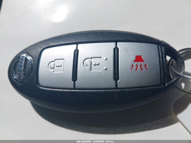 5N1AR2MN8FC715915 Nissan Pathfinder S