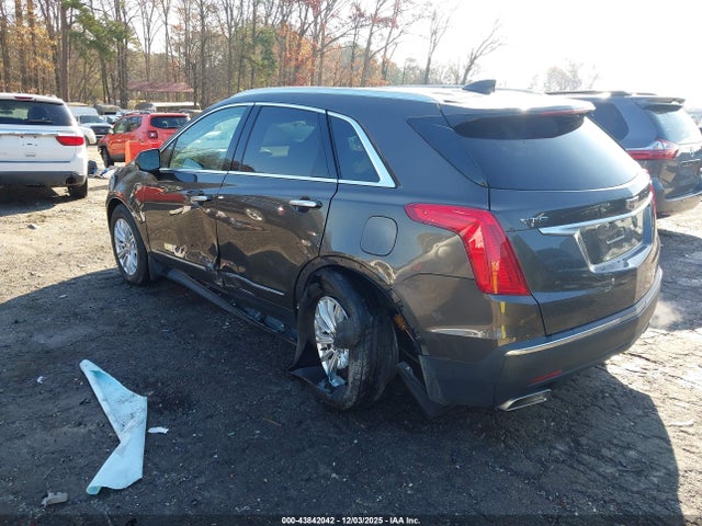 2019 CADILLAC XT5 1GYKNARS9KZ159919 Photo 2