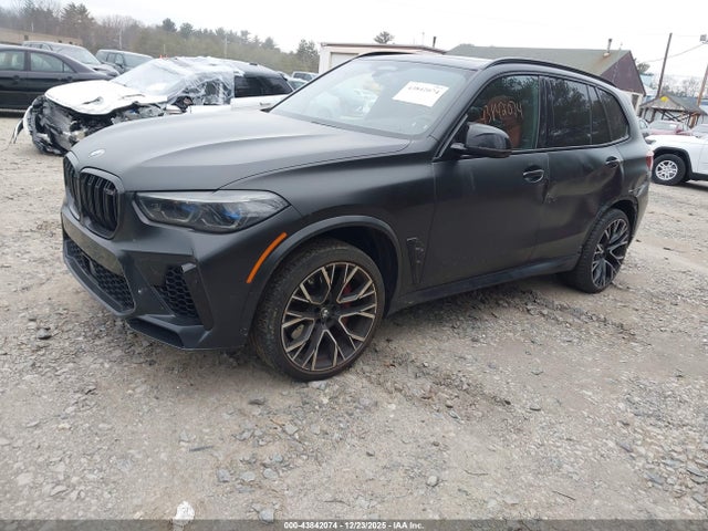2022 BMW X5 M 5YMJU0C08N9K56854 Photo 1