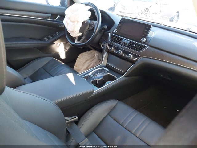 1HGCV2F98MA011619 Honda Accord Touring