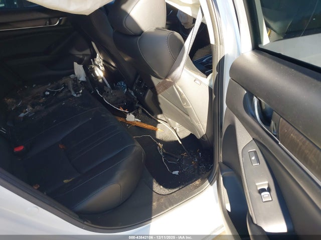 1HGCV2F98MA011619 Honda Accord Touring
