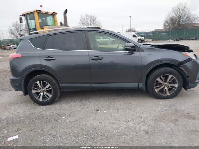 Продаж на аукціоні авто 2018 Toyota Rav4 Xle, vin: JTMRFREV3JJ735517, номер лоту: 43842370