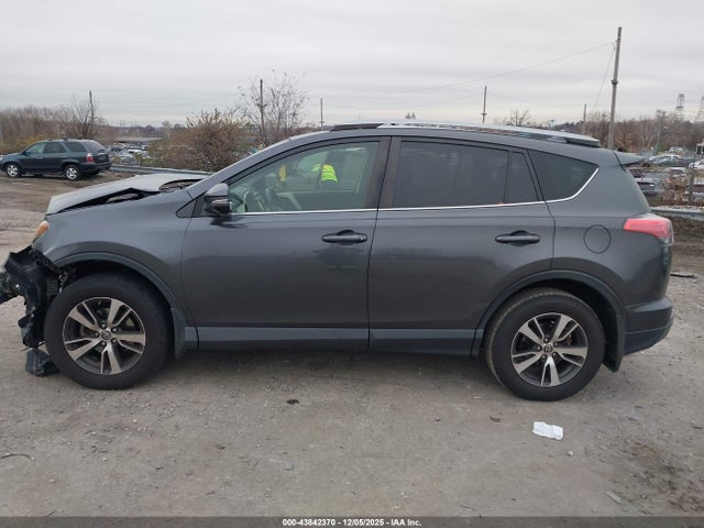 Продаж на аукціоні авто 2018 Toyota Rav4 Xle, vin: JTMRFREV3JJ735517, номер лоту: 43842370