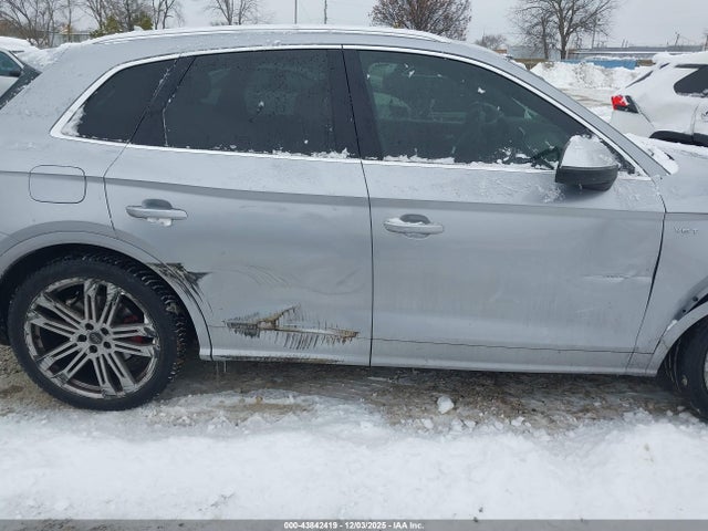 2018 AUDI SQ5 WA1C4AFY0J2237639 Photo 5