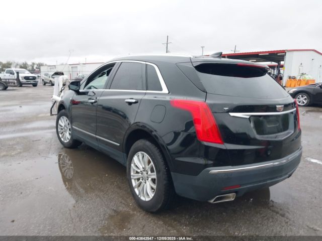2017 CADILLAC XT5 1GYKNARS4HZ185000 Photo 2