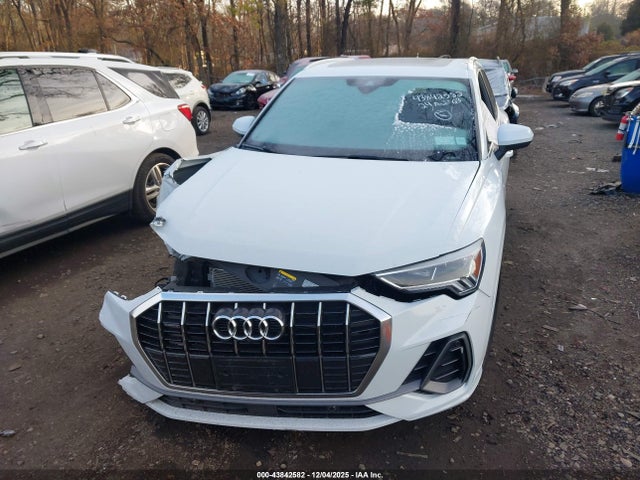 2024 Audi Q3 Premium Plus 45 Tfsi S Line Quattro Tiptronic მანქანა იყიდება აუქციონზე, vin: WA1EECF35R1152710, აუქციონის ნომერი: 43842582