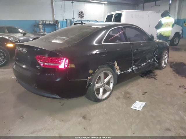2010 AUDI A5 WAULFAFR8AA029102 Photo 3