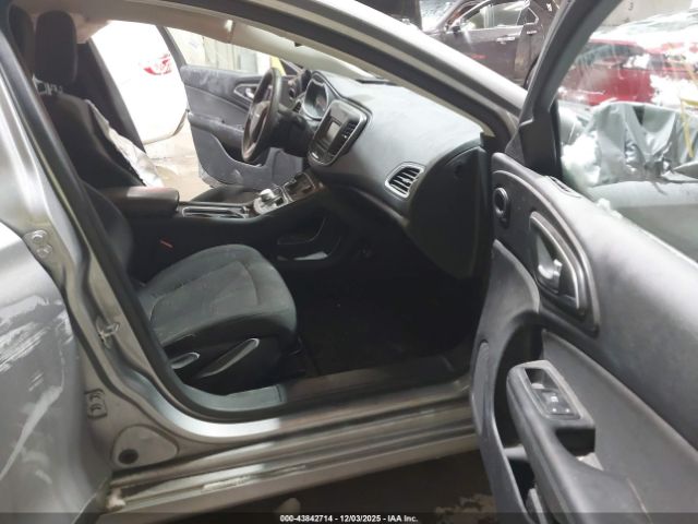 2015 CHRYSLER 200 1C3CCCAB2FN734077 Photo 4