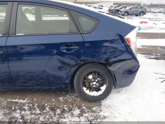 Auction sale of the 2013 Toyota Prius Three, vin: JTDKN3DU2D1619207, lot number: 43842757