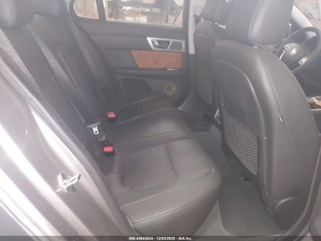 2010 JAGUAR XF SAJWA0FA9AHR50644 Photo 7