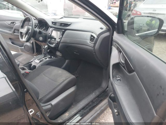 2019 NISSAN ROGUE 5N1AT2MT7KC794021 Photo 4