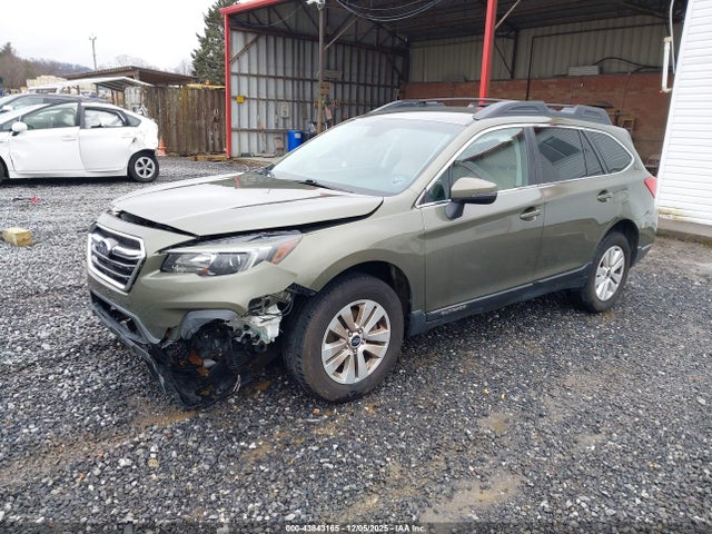 Subaru Outback 2.5i Premium 2018 4S4BSAFC4J3297862 Image 2