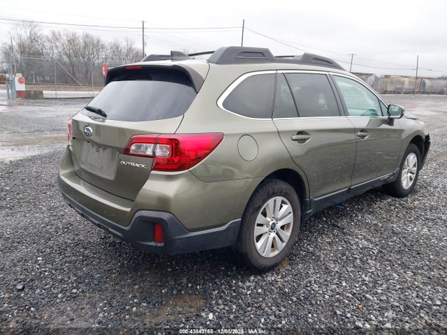 Subaru Outback 2.5i Premium 2018 4S4BSAFC4J3297862 Image 4