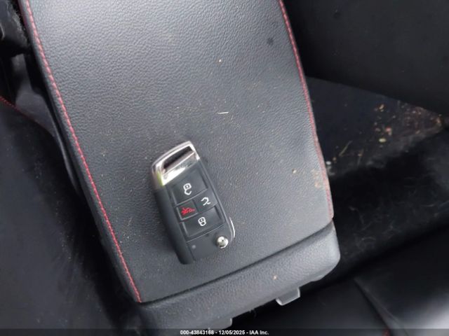 2017 VOLKSWAGEN GOLF GTI 3VW447AU7HM016234 Photo 10