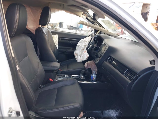 2018 MITSUBISHI OUTLANDER JA4AZ3A36JZ000631 Photo 4