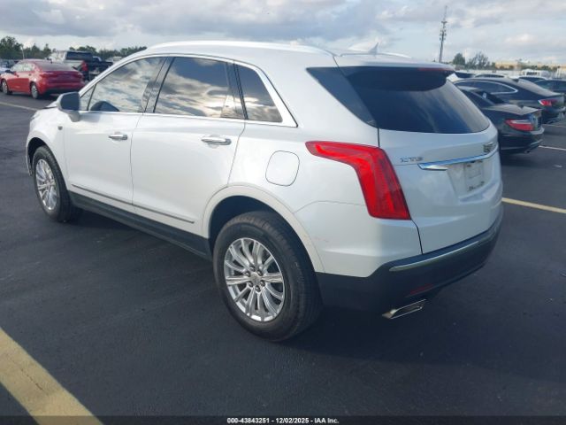2019 CADILLAC XT5 1GYKNARS3KZ301116 Photo 2