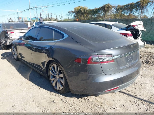 2015 TESLA MODEL S 5YJSA1H29FF087246 Photo 2