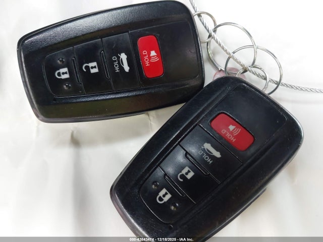 4T1B21HK7KU013575 Toyota Camry Hybrid Se