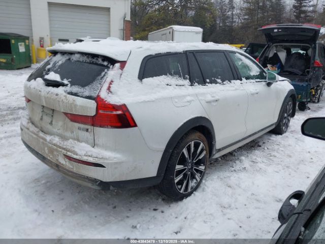2025 VOLVO V60 CROSS COUNTRY YV4L12WL8S2146481 Photo 3