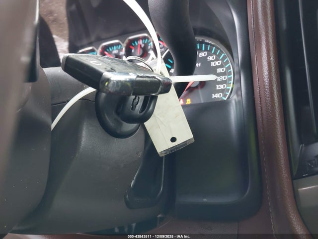 Продажа на аукционе авто 2015 Chevrolet Silverado 1500 High Country, vin: 3GCUKTEC8FG273675, номер лота: 43843511