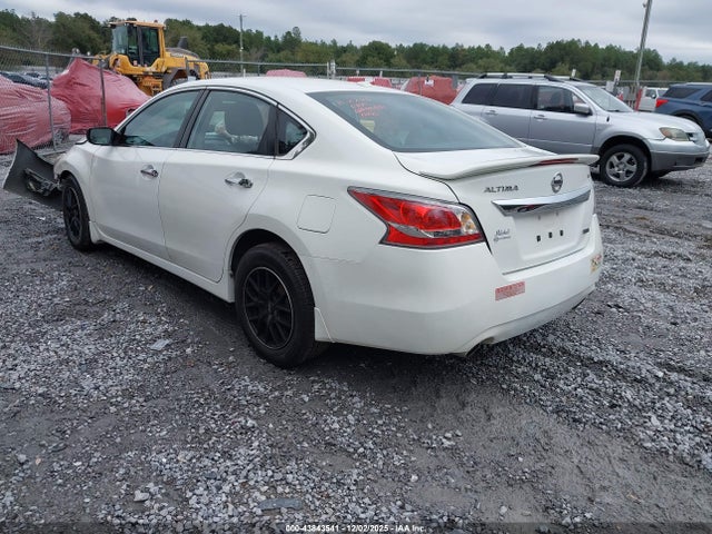 2015 Nissan Altima 2.5 S მანქანა იყიდება აუქციონზე, vin: 1N4AL3AP4FN906498, აუქციონის ნომერი: 43843541