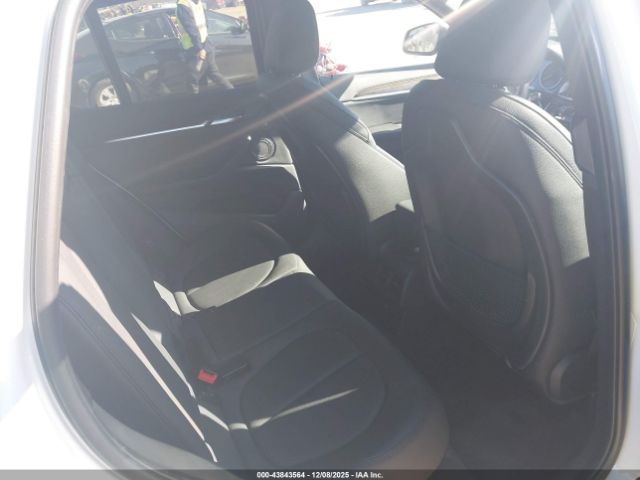 2017 BMW X1 WBXHT3C31H5F76735 Photo 7