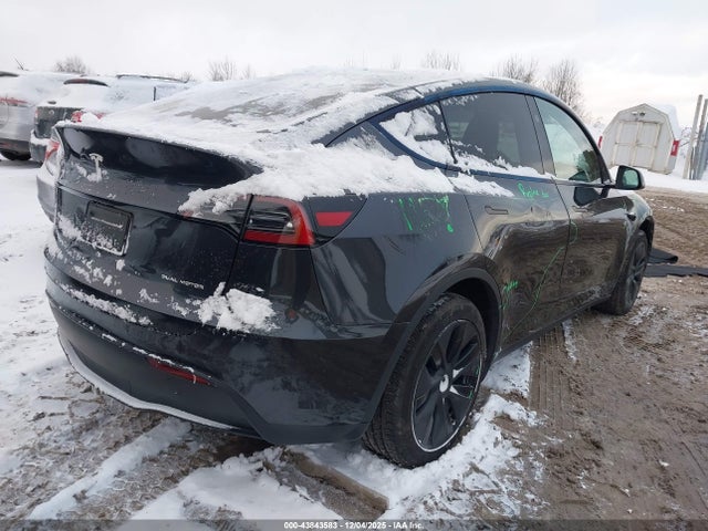 2025 TESLA MODEL Y 7SAYGDEE5SF302546 Photo 3