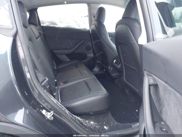 2025 TESLA MODEL Y 7SAYGDEE5SF302546 Photo 7