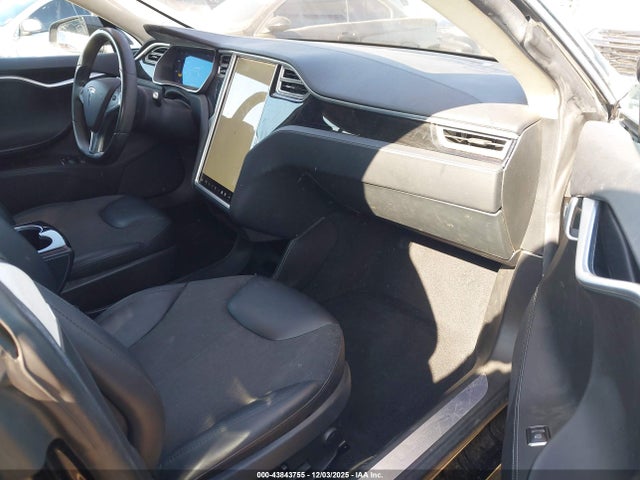 2015 TESLA MODEL S 5YJSA1E16FF113281 Photo 4