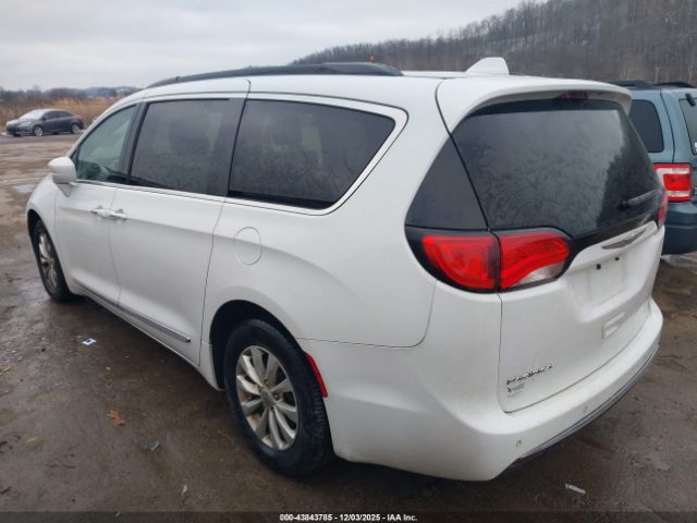 2017 CHRYSLER PACIFICA 2C4RC1BG0HR526581 Photo 2
