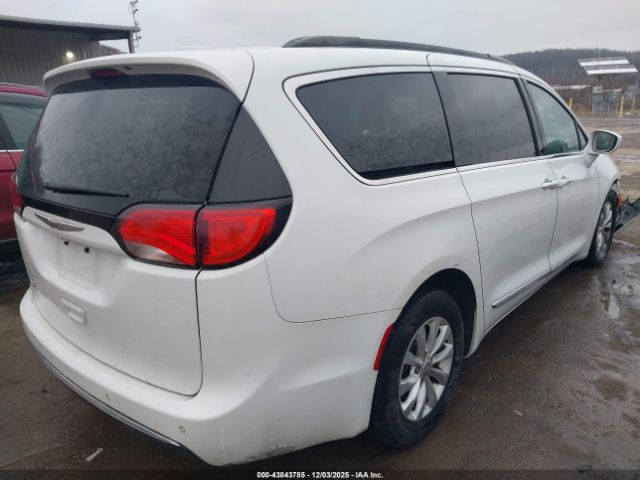 2017 CHRYSLER PACIFICA 2C4RC1BG0HR526581 Photo 3