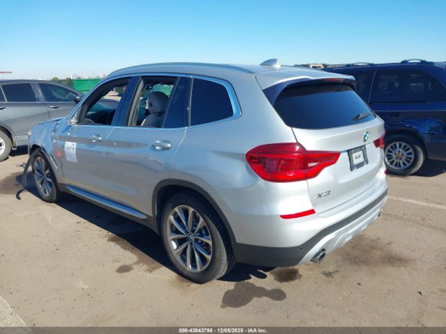 2018 BMW X3 5UXTR9C50JLD73944 Photo 2