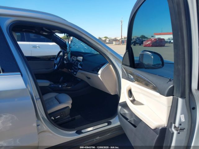 2018 BMW X3 5UXTR9C50JLD73944 Photo 4