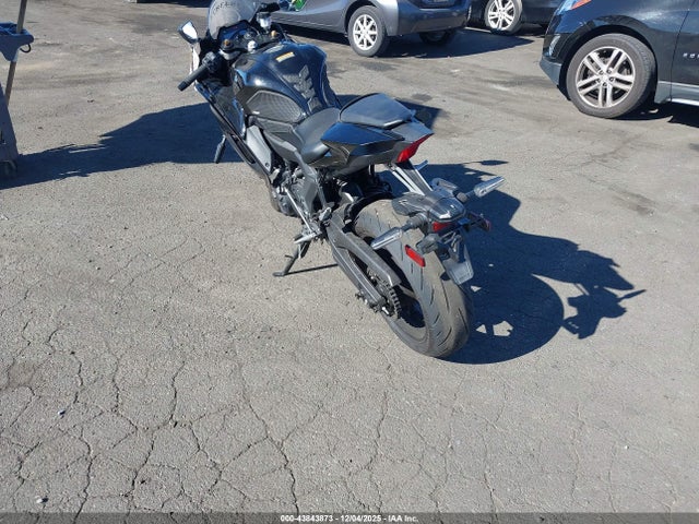 JYARM38Y5SA003539 Yamaha Yzfr7