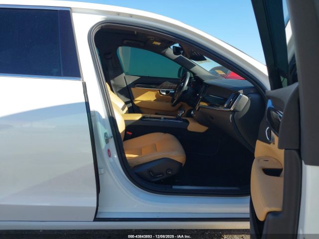 2018 VOLVO S90 LVY982AKXJP024576 Photo 4