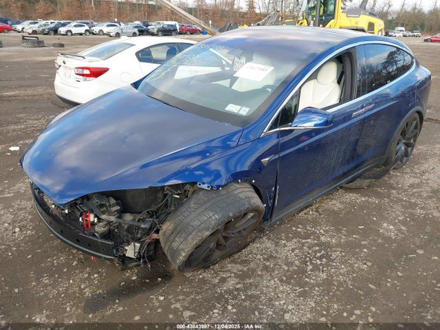 2019 TESLA MODEL X 5YJXCAE43KF192316 Photo 1