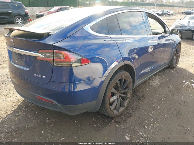 2019 TESLA MODEL X 5YJXCAE43KF192316 Photo 3