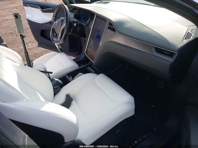 2019 TESLA MODEL X 5YJXCAE43KF192316 Photo 4