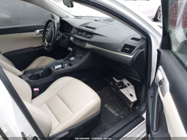 2011 LEXUS CT 200H JTHKD5BH0B2042512 Photo 4