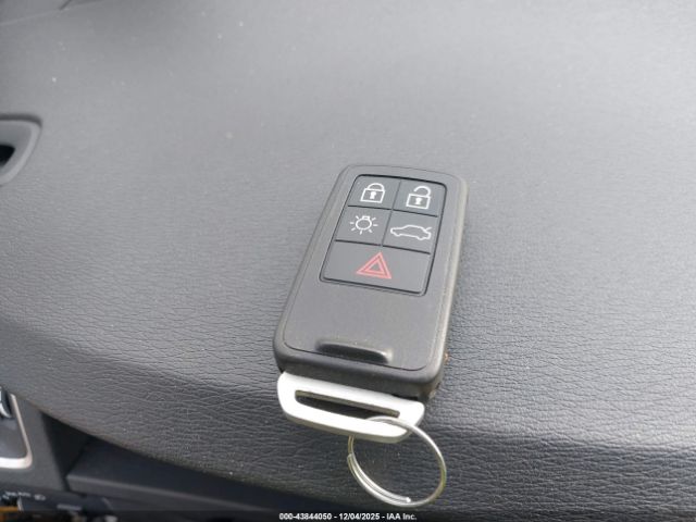 2018 VOLVO V60 YV140MEL7J2380529 Photo 10