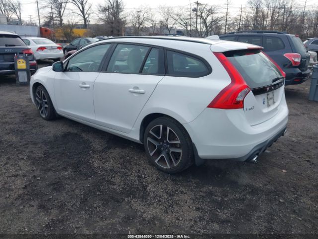 2018 VOLVO V60 YV140MEL7J2380529 Photo 2